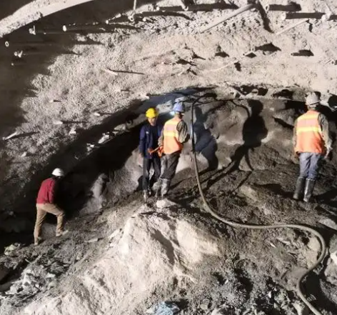 丽水拱顶带模注浆料的施工流程及注意事项